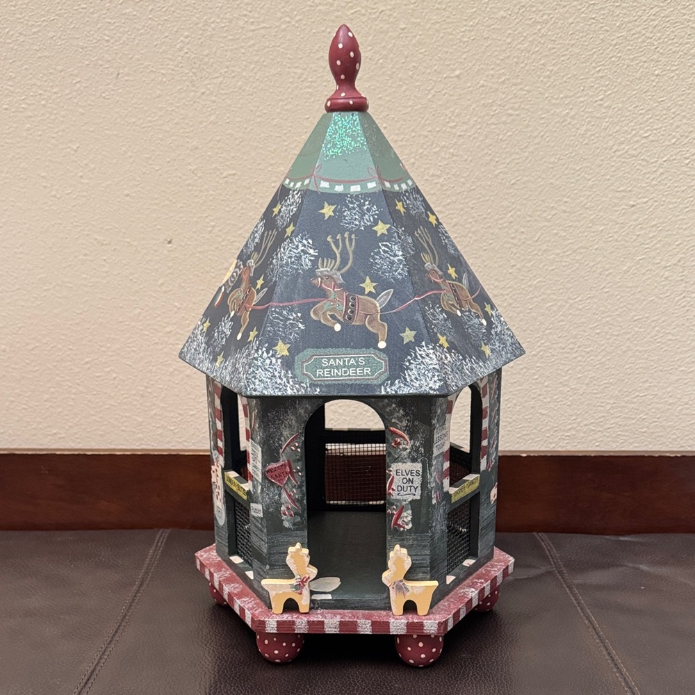 NWOT Santa’s Reindeer Hand Painted Gazebo Features Reindeer Names on the Windows